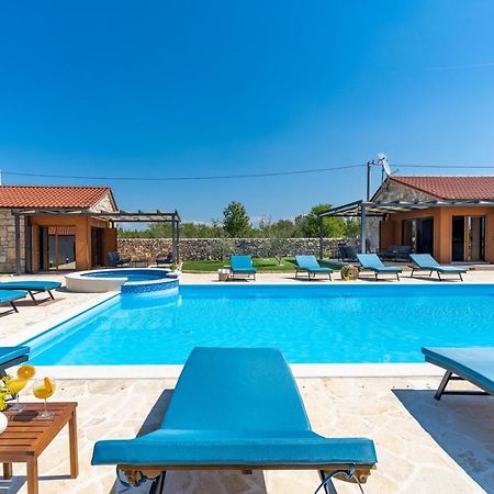 New! Promina Luxury Villa With 72Sqm Heated Pool, Jacuzzi, Infrared Sauna, Tennis Court, Media Room Bogatić Zewnętrze zdjęcie