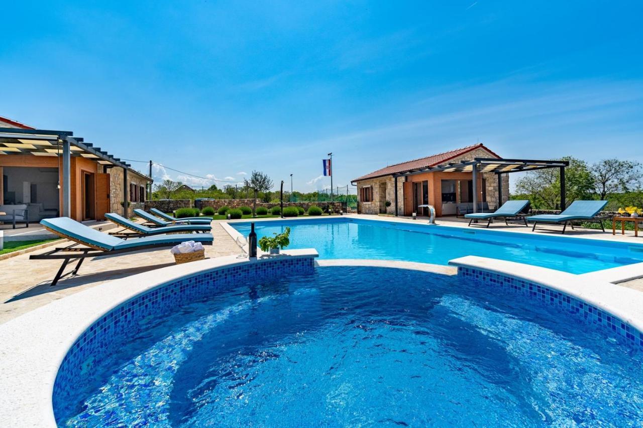 New! Promina Luxury Villa With 72Sqm Heated Pool, Jacuzzi, Infrared Sauna, Tennis Court, Media Room Bogatić Zewnętrze zdjęcie