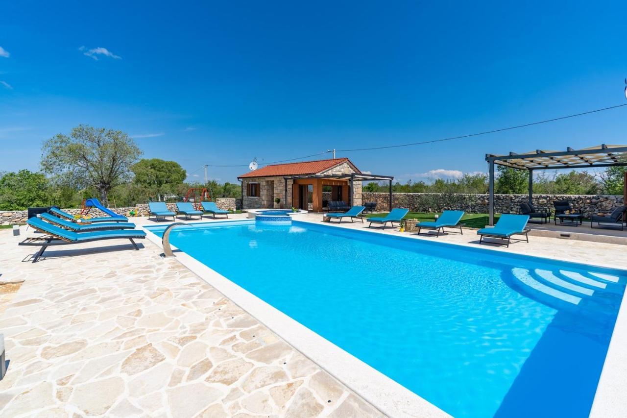 New! Promina Luxury Villa With 72Sqm Heated Pool, Jacuzzi, Infrared Sauna, Tennis Court, Media Room Bogatić Zewnętrze zdjęcie