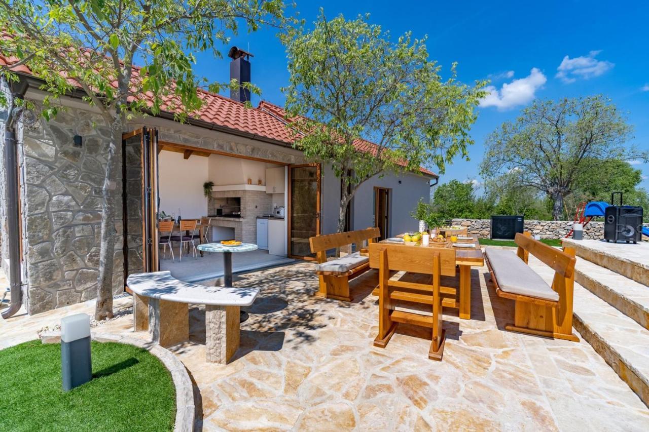 New! Promina Luxury Villa With 72Sqm Heated Pool, Jacuzzi, Infrared Sauna, Tennis Court, Media Room Bogatić Zewnętrze zdjęcie