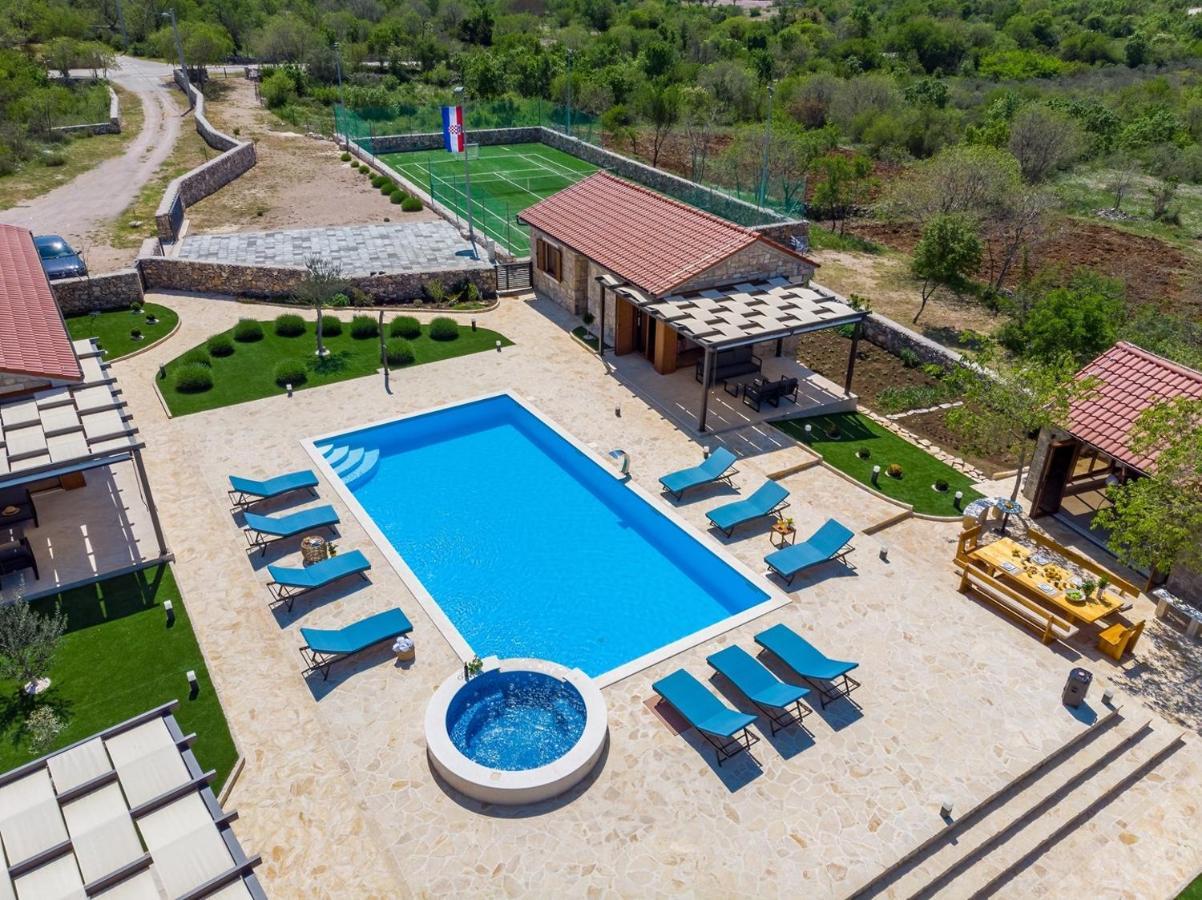 New! Promina Luxury Villa With 72Sqm Heated Pool, Jacuzzi, Infrared Sauna, Tennis Court, Media Room Bogatić Zewnętrze zdjęcie