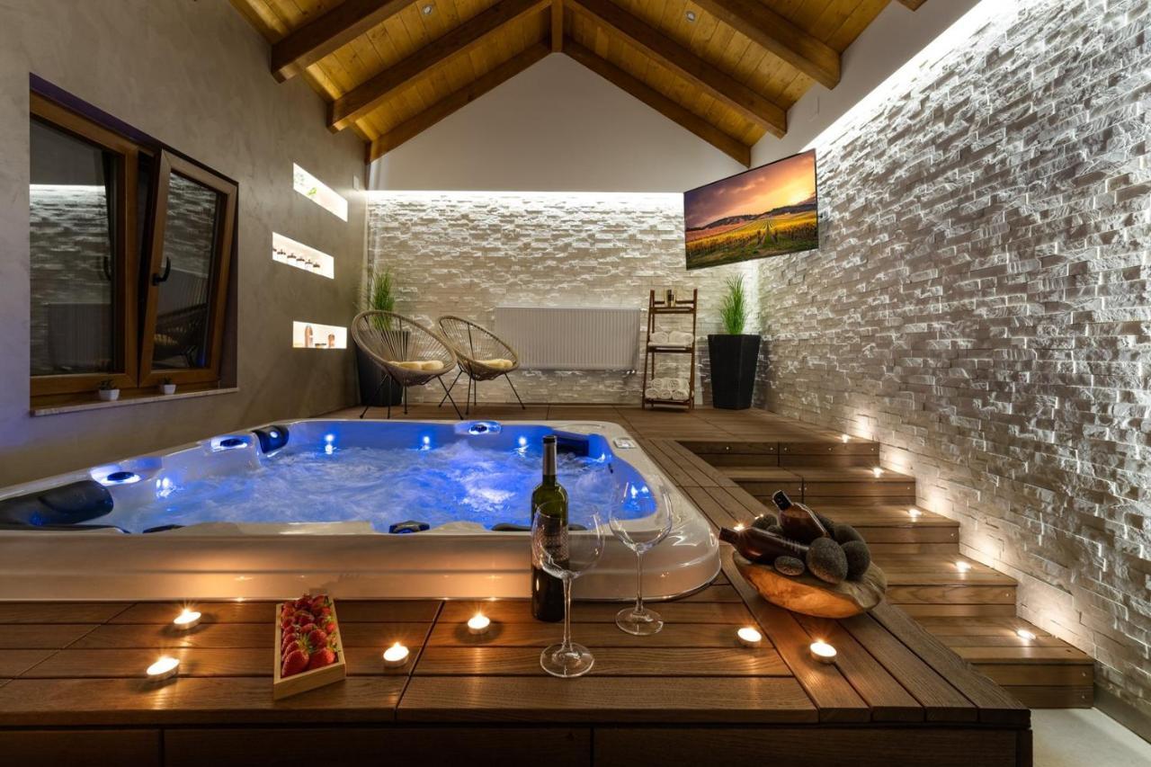 New! Promina Luxury Villa With 72Sqm Heated Pool, Jacuzzi, Infrared Sauna, Tennis Court, Media Room Bogatić Zewnętrze zdjęcie