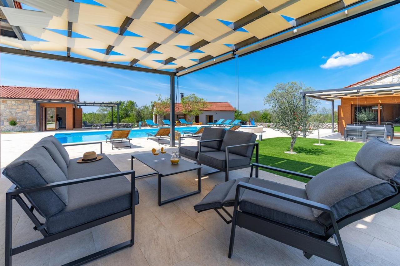 New! Promina Luxury Villa With 72Sqm Heated Pool, Jacuzzi, Infrared Sauna, Tennis Court, Media Room Bogatić Zewnętrze zdjęcie