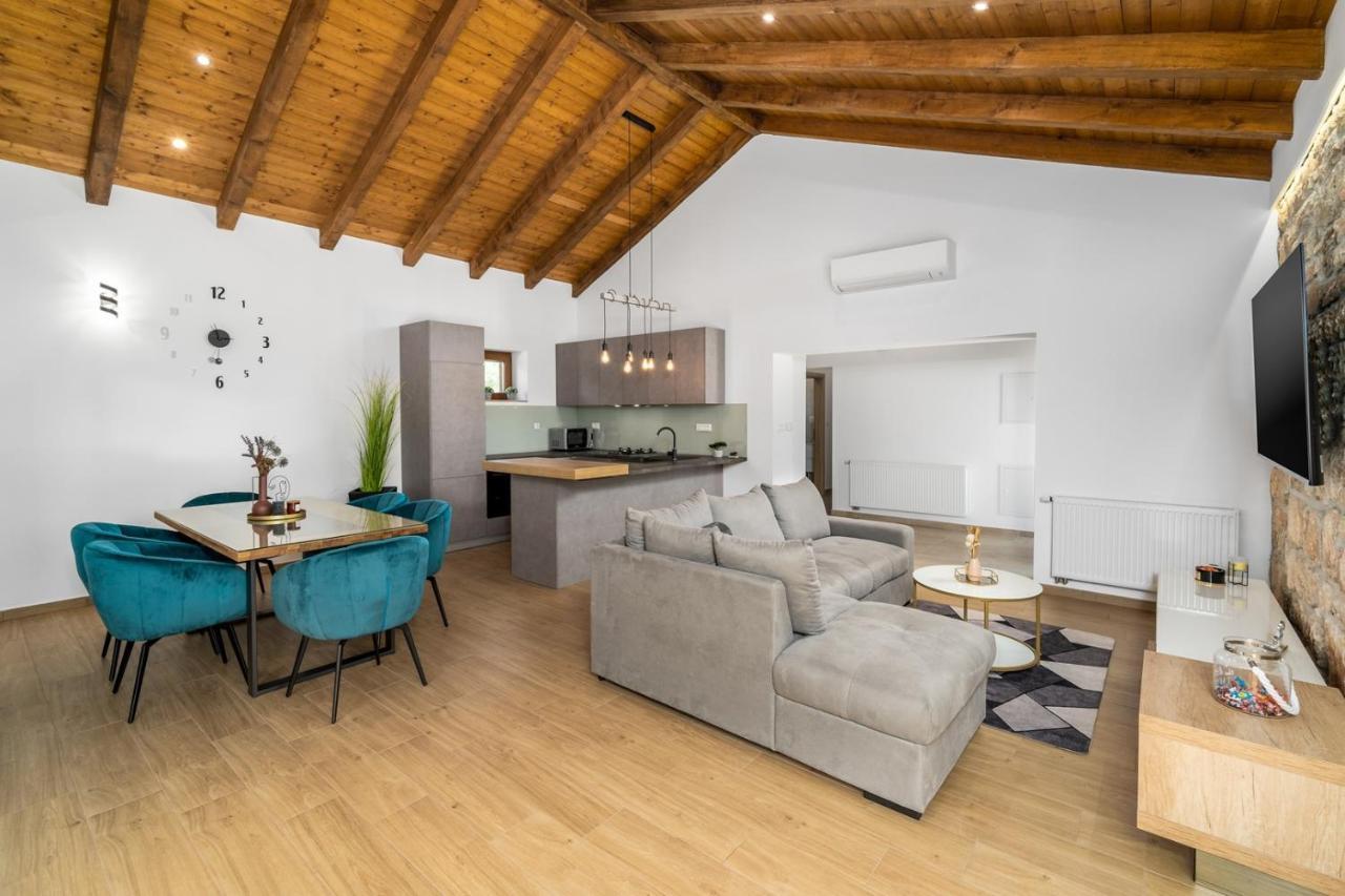 New! Promina Luxury Villa With 72Sqm Heated Pool, Jacuzzi, Infrared Sauna, Tennis Court, Media Room Bogatić Zewnętrze zdjęcie
