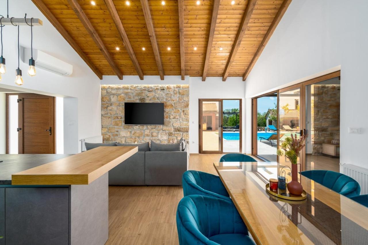 New! Promina Luxury Villa With 72Sqm Heated Pool, Jacuzzi, Infrared Sauna, Tennis Court, Media Room Bogatić Zewnętrze zdjęcie